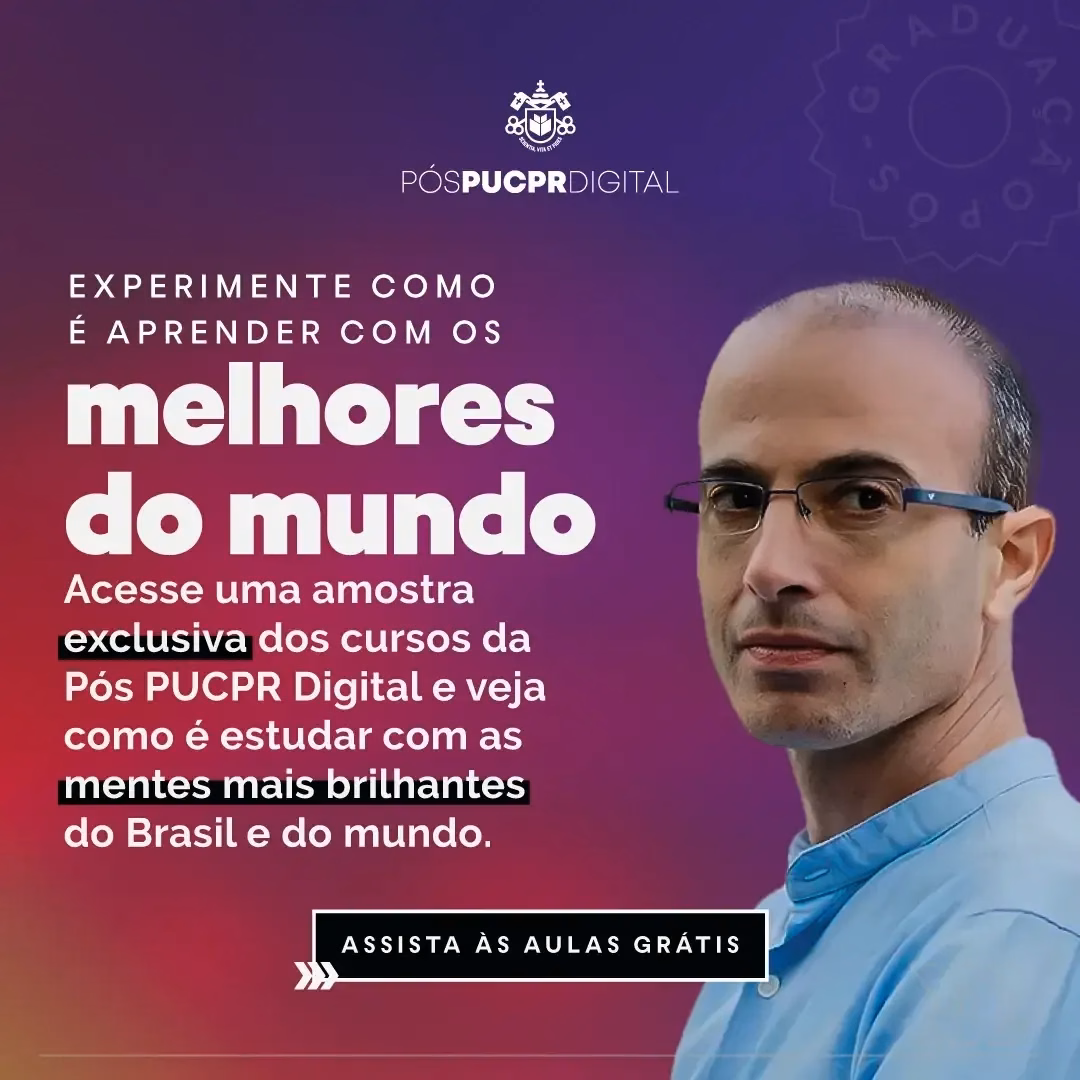 A man wearing glasses stands in front of a sign that says experimente como e aprender com os melhores do mundo